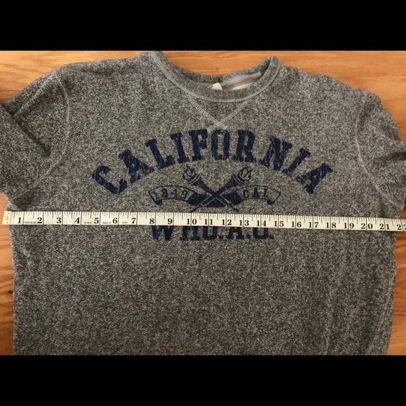 Who A U Crewneck Sweatshirt Size M - Picture 6 of 7